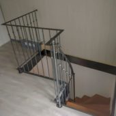Fabricant-L-escalier-metal-Vertou-Nantes-44-balustrade-garde-corps-bistrot-rétro-quart-tournant