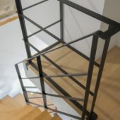 Fabricant-L-escalier-metal-Vertou-Nantes-44-bois-limon-central-quart-tournant